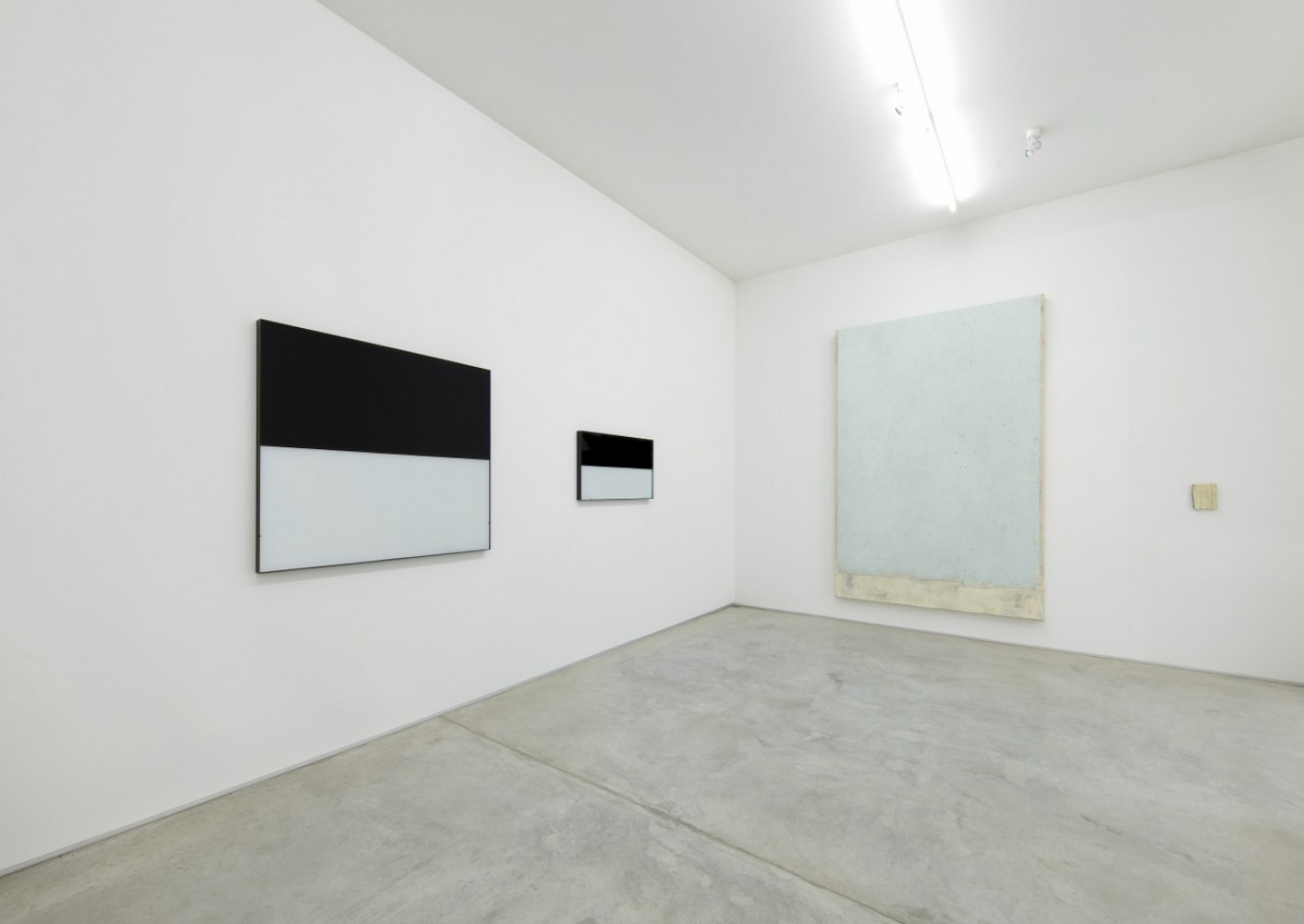 Lawrence Carroll, Alberto Garutti, Installationsansicht, Buchmann Agra, 2018